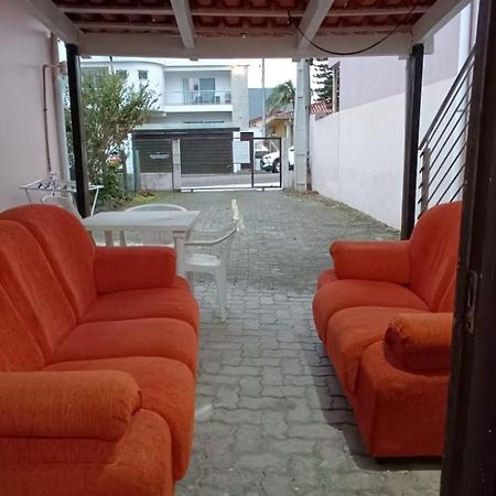 Apartamento térreo bem localizado no centro Garopaba Exterior foto